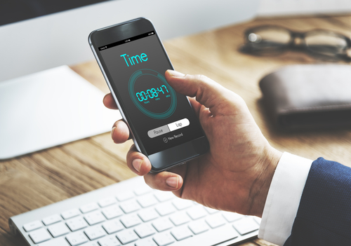 Setting alarm on your phone