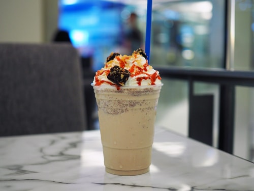 High-calorie blended coffee beverage
